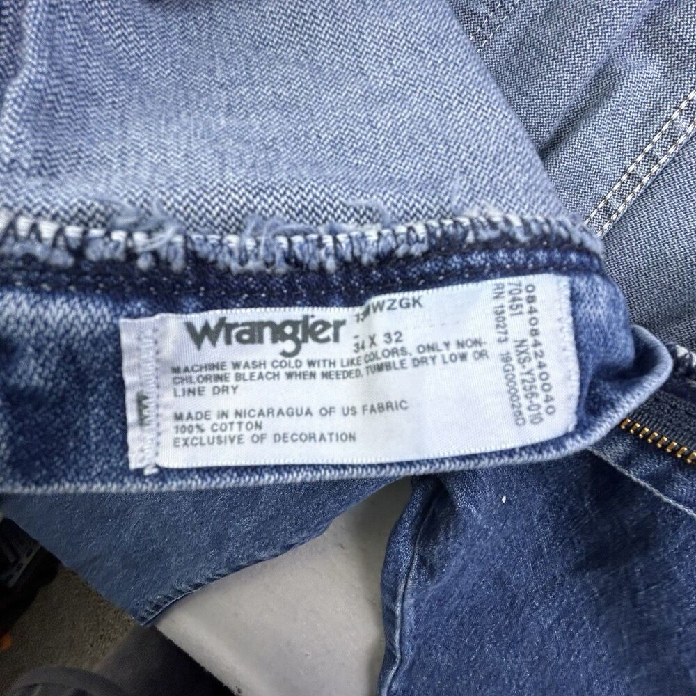 Vintage Wrangler Jeans Mens 32x32 Blue Medium Wash Cowboy Cut Western 13MWZ - Picture 6 of 13